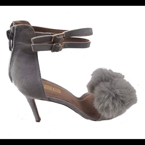 NEW  Women’s Pom Pom Dual Ankle Strap Heels - Picture 4 of 4